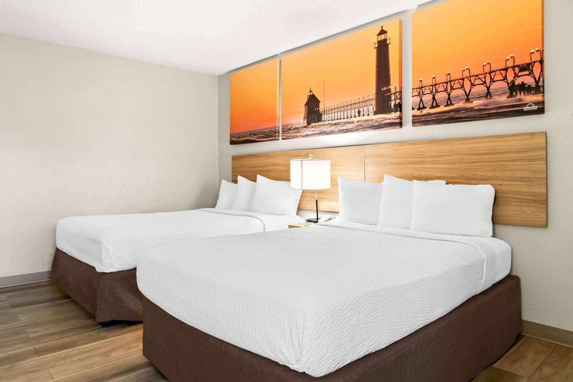 Days Inn & Suites By Wyndham Warren Kültér fotó
